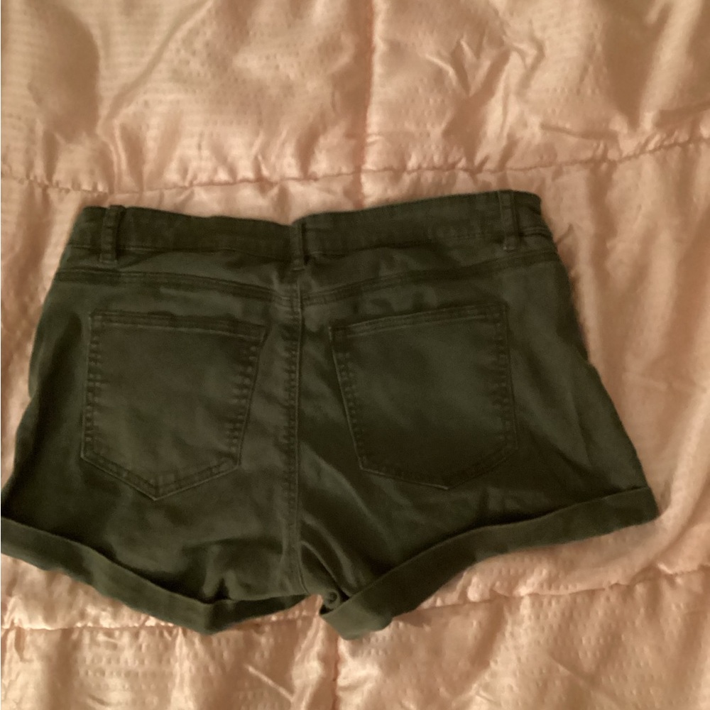 Green Cargo Short Shorts